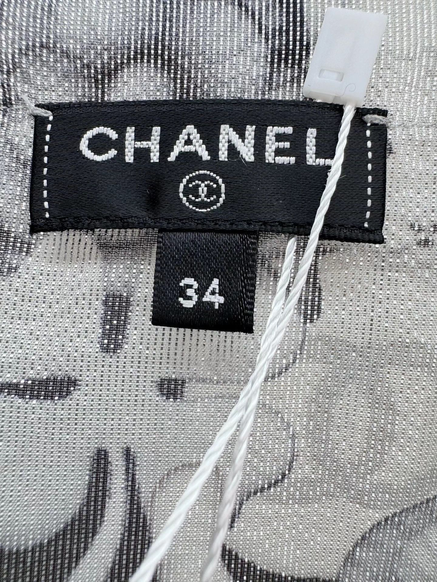 Chanel Chanel Silk Allover Print Cami Sun Yi 34 Worn Once Like New Size XS / US 0-2 / IT 36-38 - 2 Thumbnail