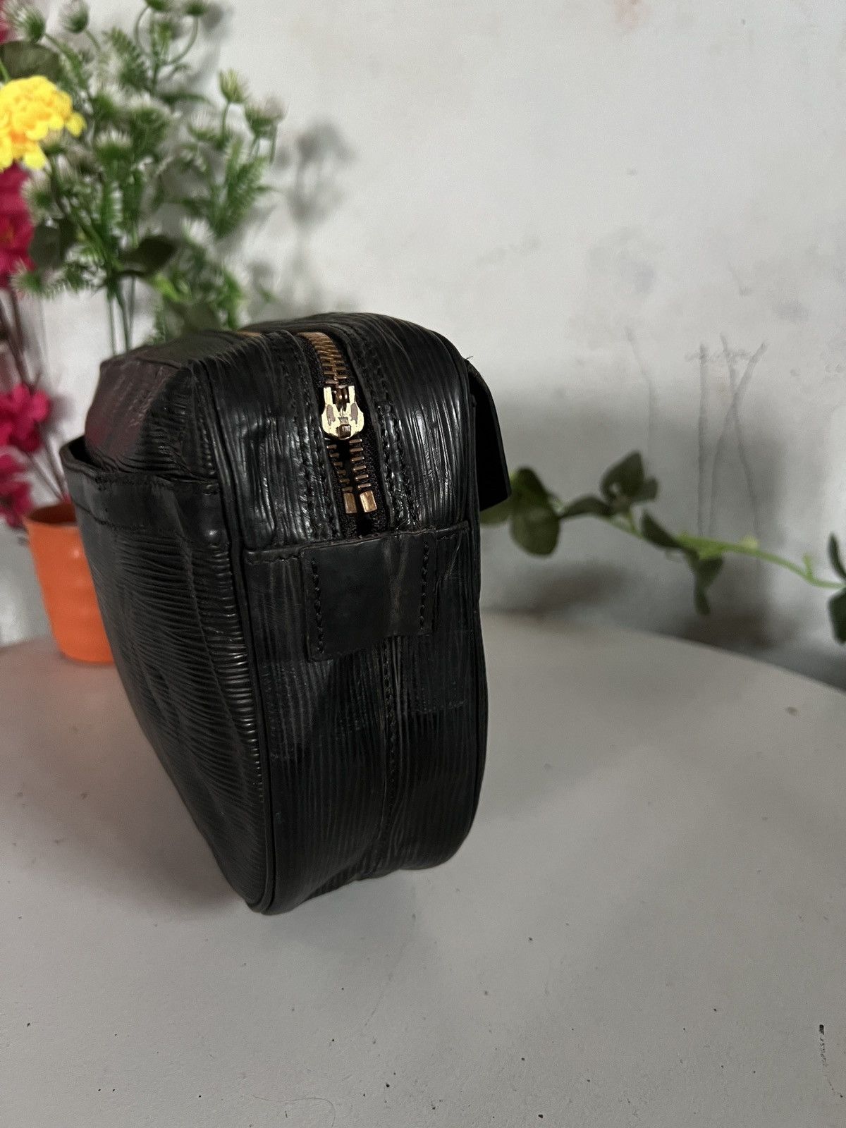 Louis Vuitton Authentic Louis Vuitton Juenne Pille Epi ❌no Soulder❌ Size ONE SIZE - 7 Thumbnail