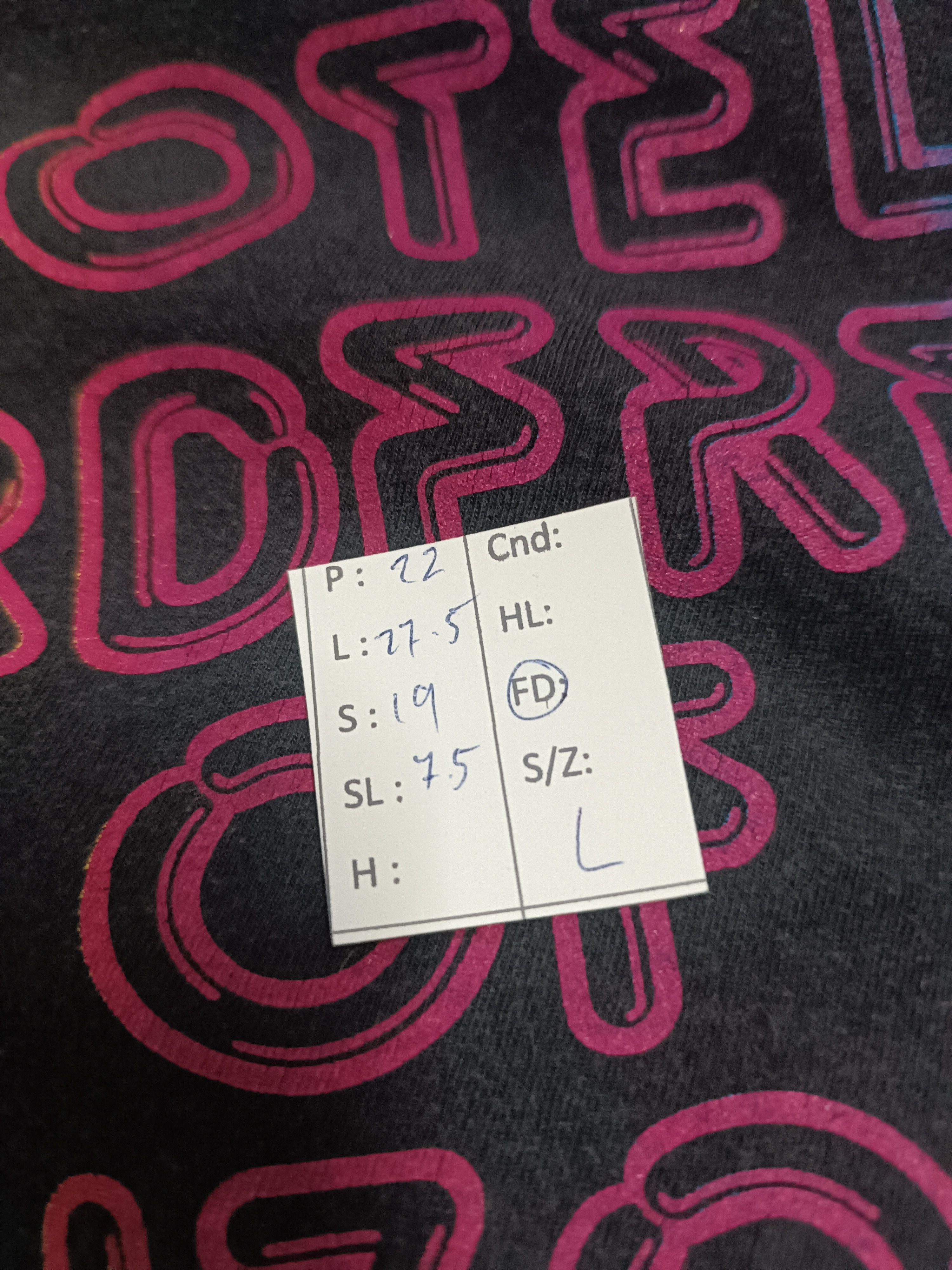 Vintage VINTAGE FADED CHIHIRO ONITSUKA HOTEL MURDERESS VERY RARE TEE Size US L / EU 52-54 / 3 - 15 Thumbnail