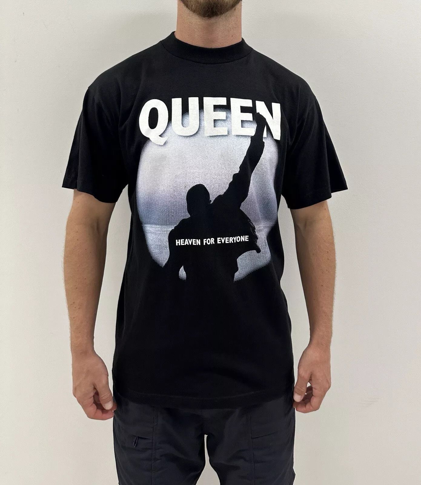 Vintage Vintage 90s Queen Heaven everyone Made in Heaven 1995 shirt Size US M / EU 48-50 / 2 - 1 Thumbnail