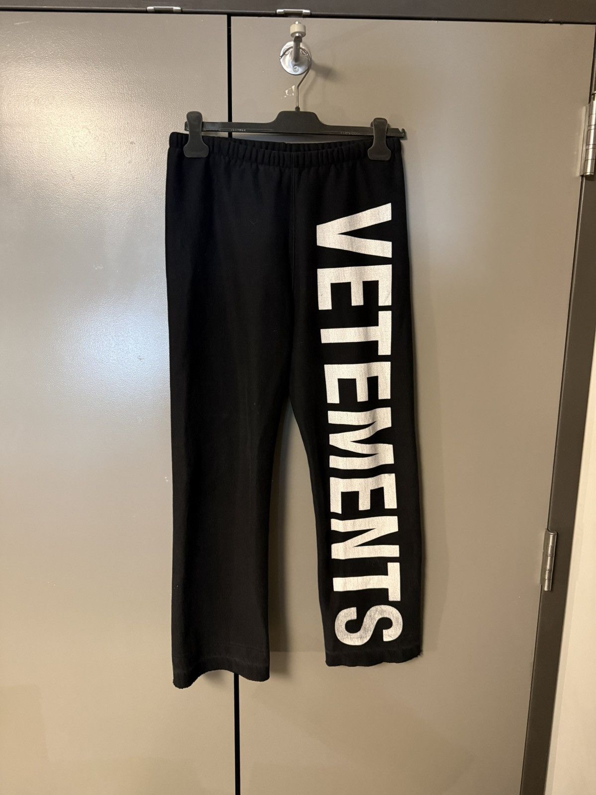 Vetements Vetements x Reebok SS17 show nylon pants | Grailed