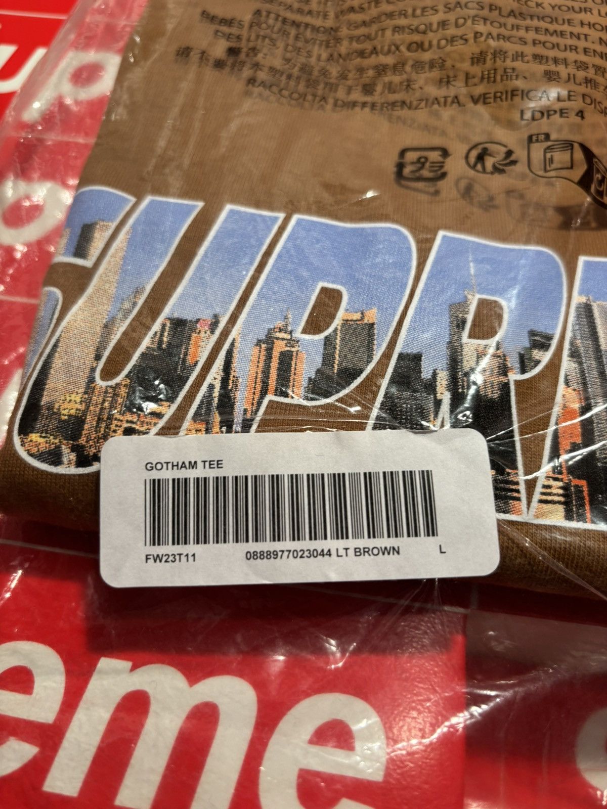 Supreme Supreme GOTHAM tee shirt FW23 light brown Large deadstock Size US L / EU 52-54 / 3 - 3 Thumbnail