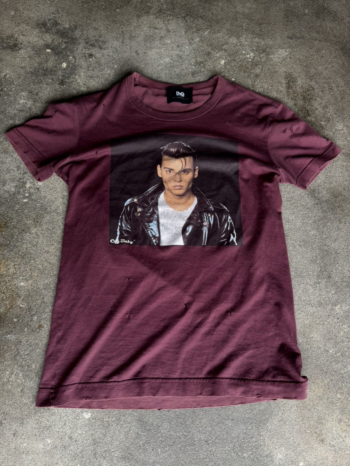 Dolce & Gabbana Dolce & Gabbana Johnny Depp Graphic Tee – Distressed Burgund Size US S / EU 44-46 / 1 - 1 Thumbnail