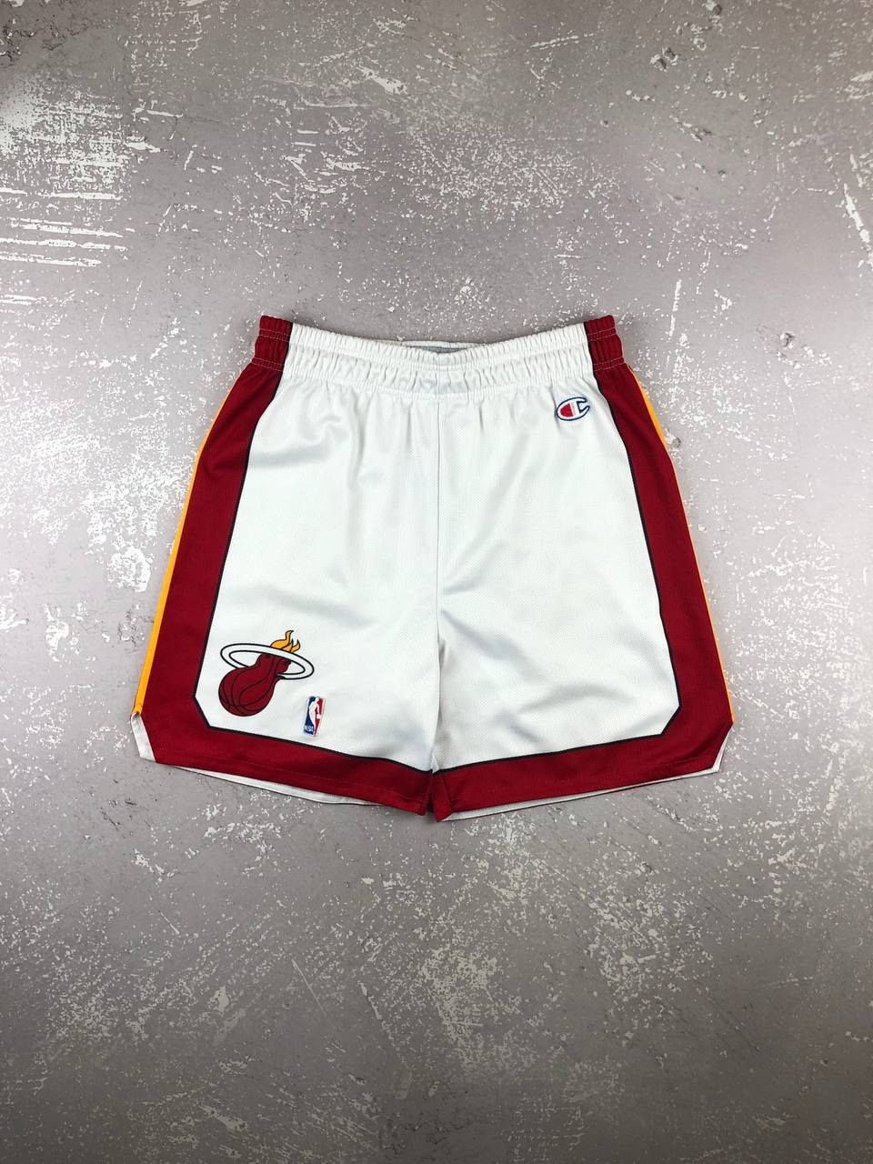Champion VTG 90’s Miami Heat NBA Tim Hardaway champion shorts Size US 36 / EU 52 - 1 Thumbnail