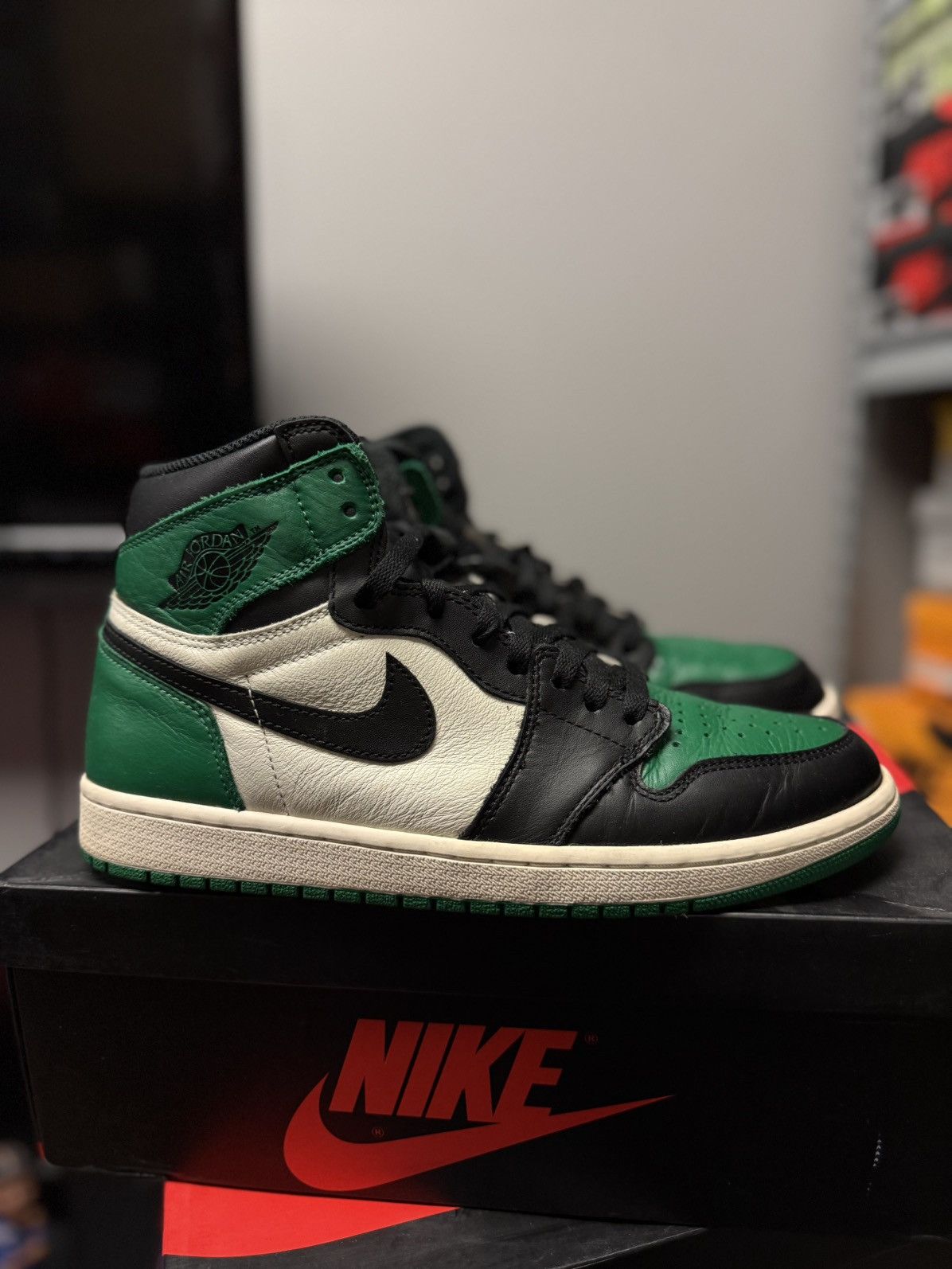 Jordan Brand × Nike Jordan 1 High OG Pine Green (2018) Size 11 🧼 Size US 11 / EU 44 - 2 Thumbnail