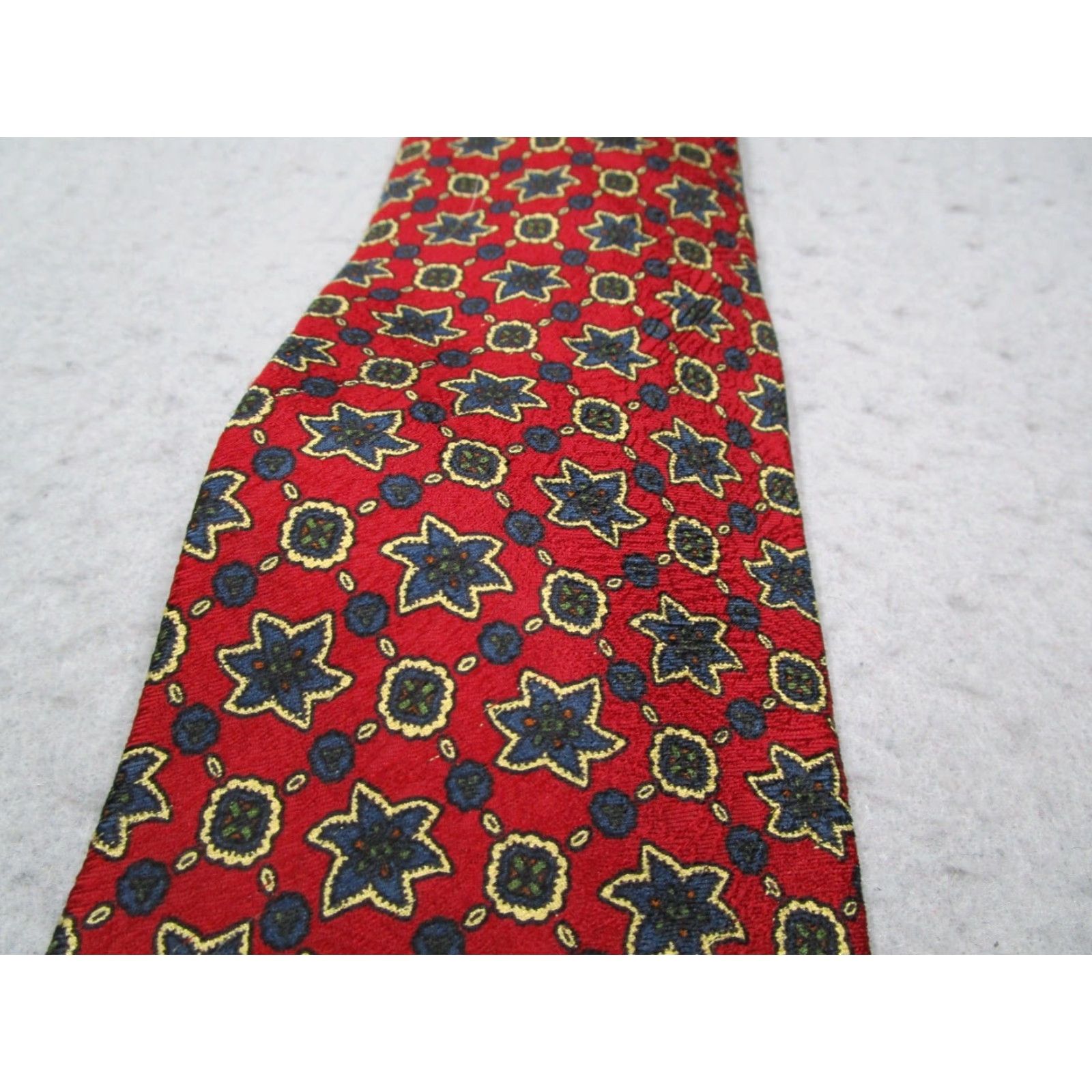 Abercrombie & Fitch VINTAGE Abercrombie & Fitch Tie Men Red Silk Neck Tie Handmade Classic 57"-60" One Size Geometric Abstract Preppy Retro Size ONE SIZE - 2 Thumbnail