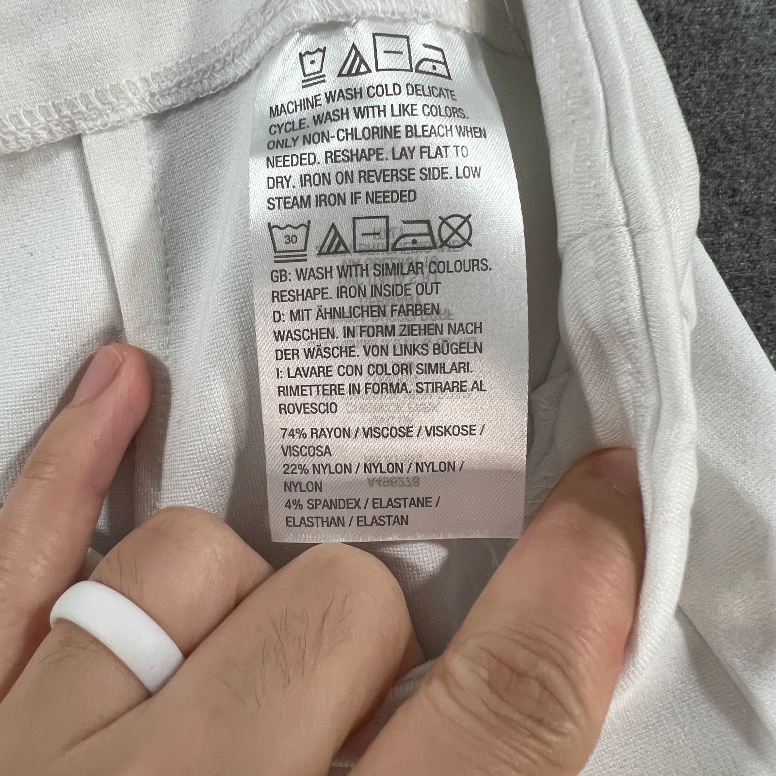 Other Joan Rivers Petite Signature Knit Capri Pants White Size 30" / US 8 / IT 44 - 7 Thumbnail