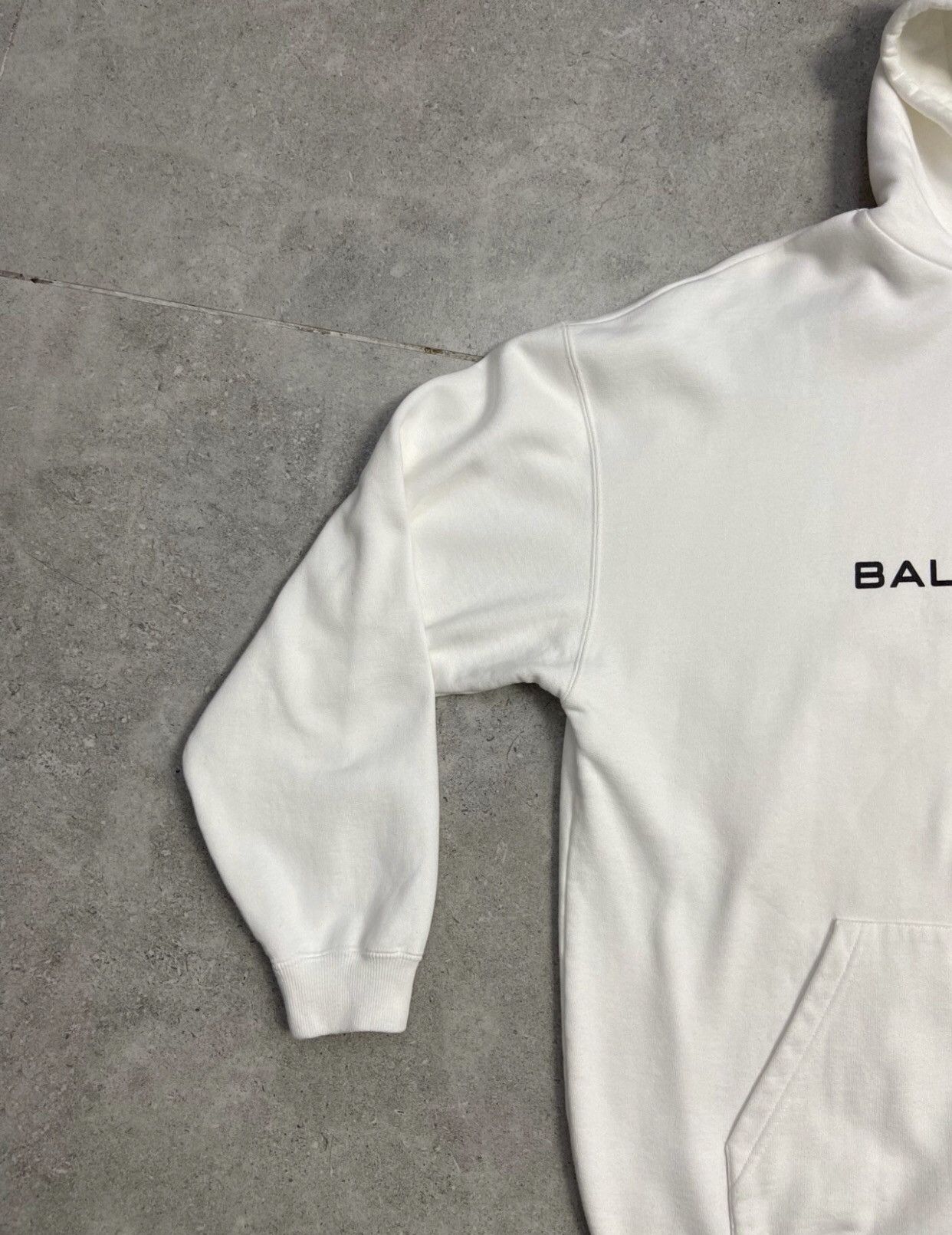 Balenciaga Balenciaga Crown Wheat Ear Logo Letter White Hoodie Size US S / EU 44-46 / 1 - 5 Thumbnail