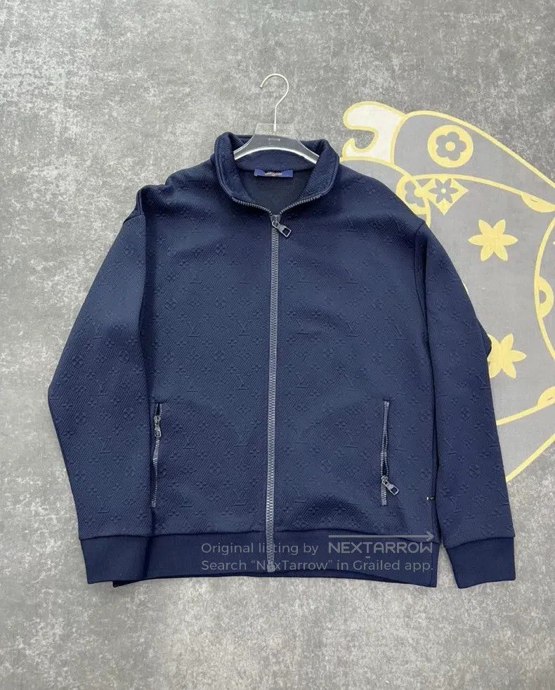 Louis Vuitton Louis Vuitton Embossed Dark Print Full Logo Jacket Size US S / EU 44-46 / 1 - 1 Thumbnail