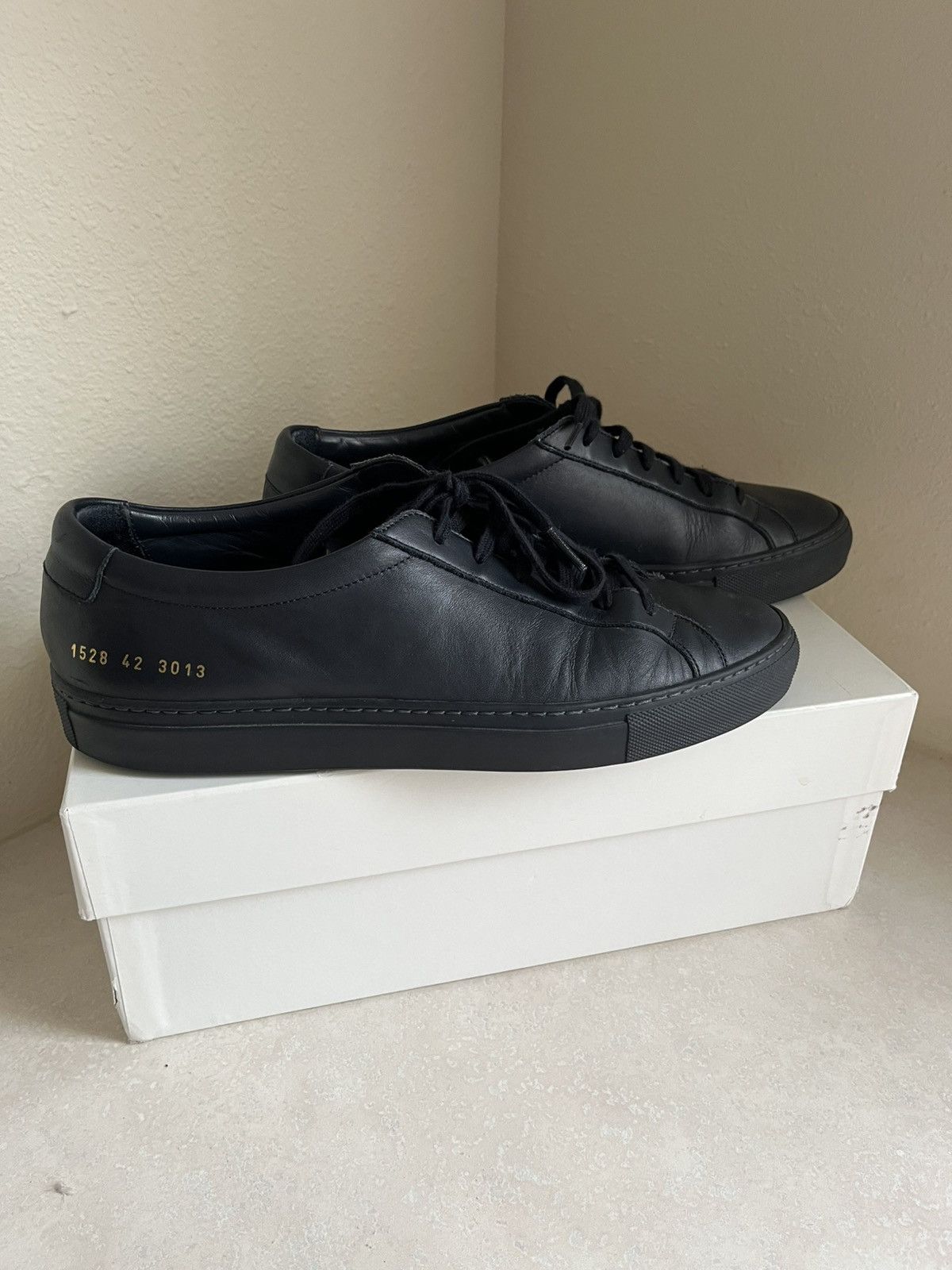 Common Projects Common Projects Low Achilles Size US 9 / EU 42 - 1 Thumbnail