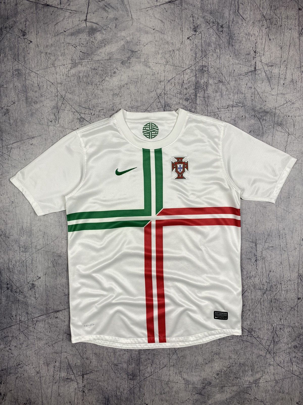 Nike Nike Portugal 2012-2013 Away Football Soccer Jersey Tee Kids Size US S / EU 44-46 / 1 - 2 Thumbnail