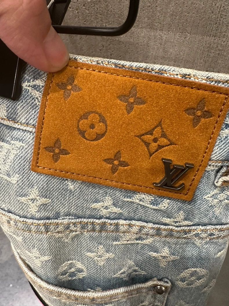 Louis Vuitton Louis Vuitton Flocked, doodle and presbyopic jeans Size US 33 - 3 Thumbnail