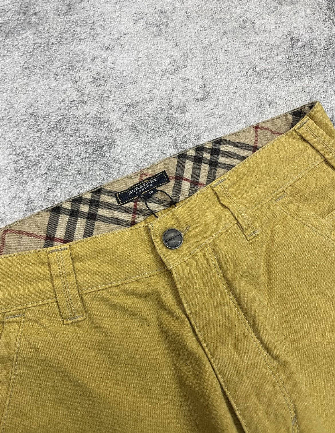 Burberry Vintage 90s Burberry nova check Brit Lightwash Denim Jeans Size US 32 / EU 48 - 4 Thumbnail