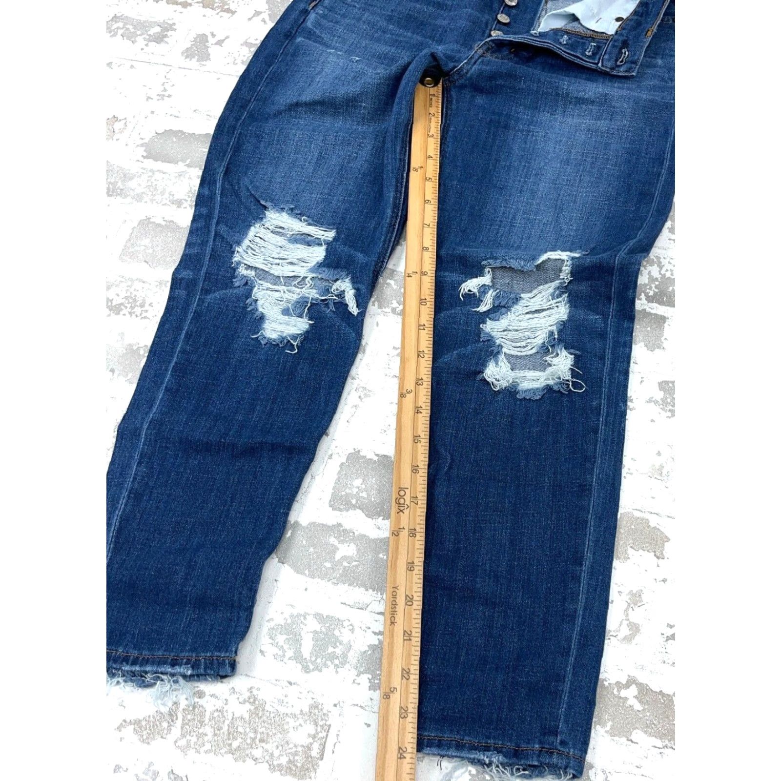 American Eagle Outfitters American Eagle Outfitters Jeans Women 2 High Rise Button Fly Ripped Holes N/A Size 26" / US 2 / IT 38 - 7 Thumbnail
