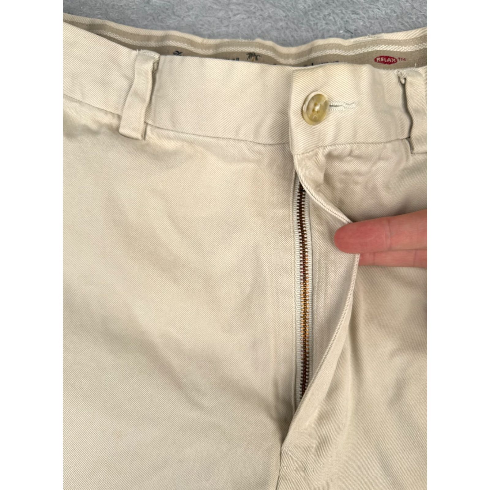 Tommy Bahama Tommy Bahama Shorts Men 34 Beige Chino 100% Silk Flat Front Golf Beach 34x9 Size US 34 / EU 50 - 6 Thumbnail