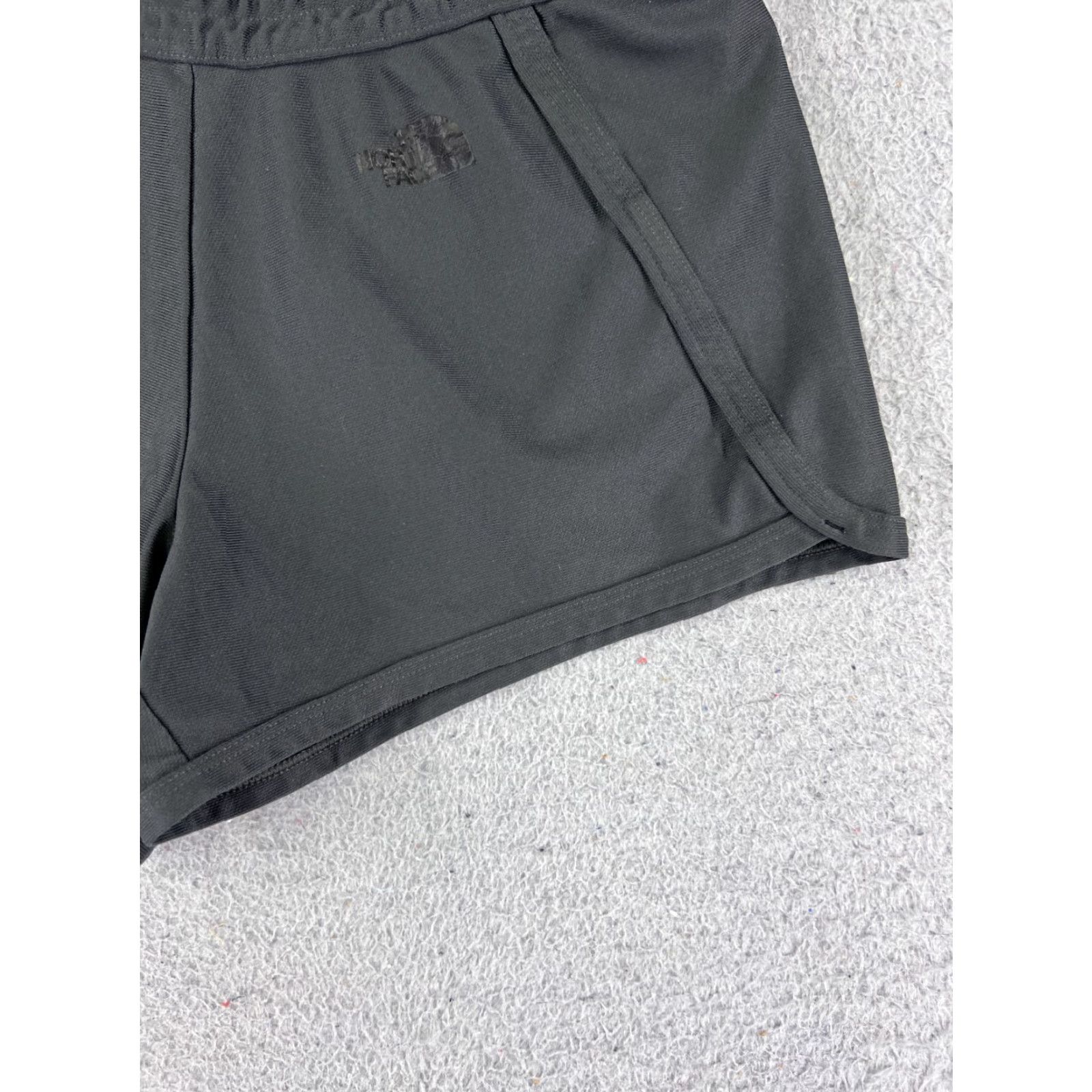 The North Face The North Face Shorts Womens XS Gray Nylon Elastic Waist Run Gym 3" Inseam Regular Fit Large List: Not allowed. Size 26" / US 2 / IT 38 - 2 Thumbnail