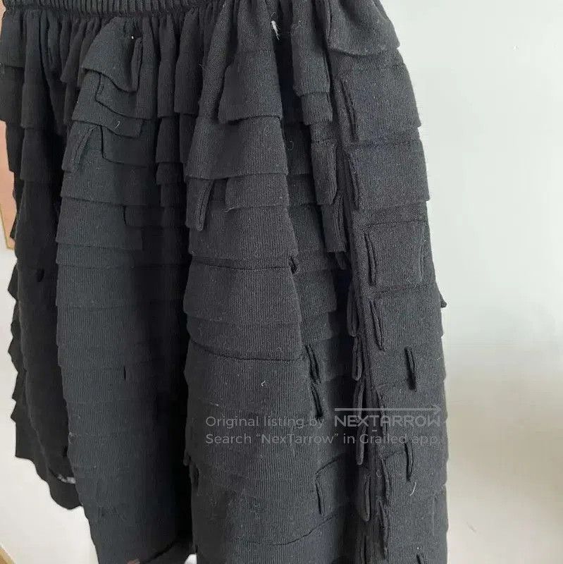 Chanel Chanel Black Wool Ruffled Skirt in XS Size . Size 22" - 3 Thumbnail
