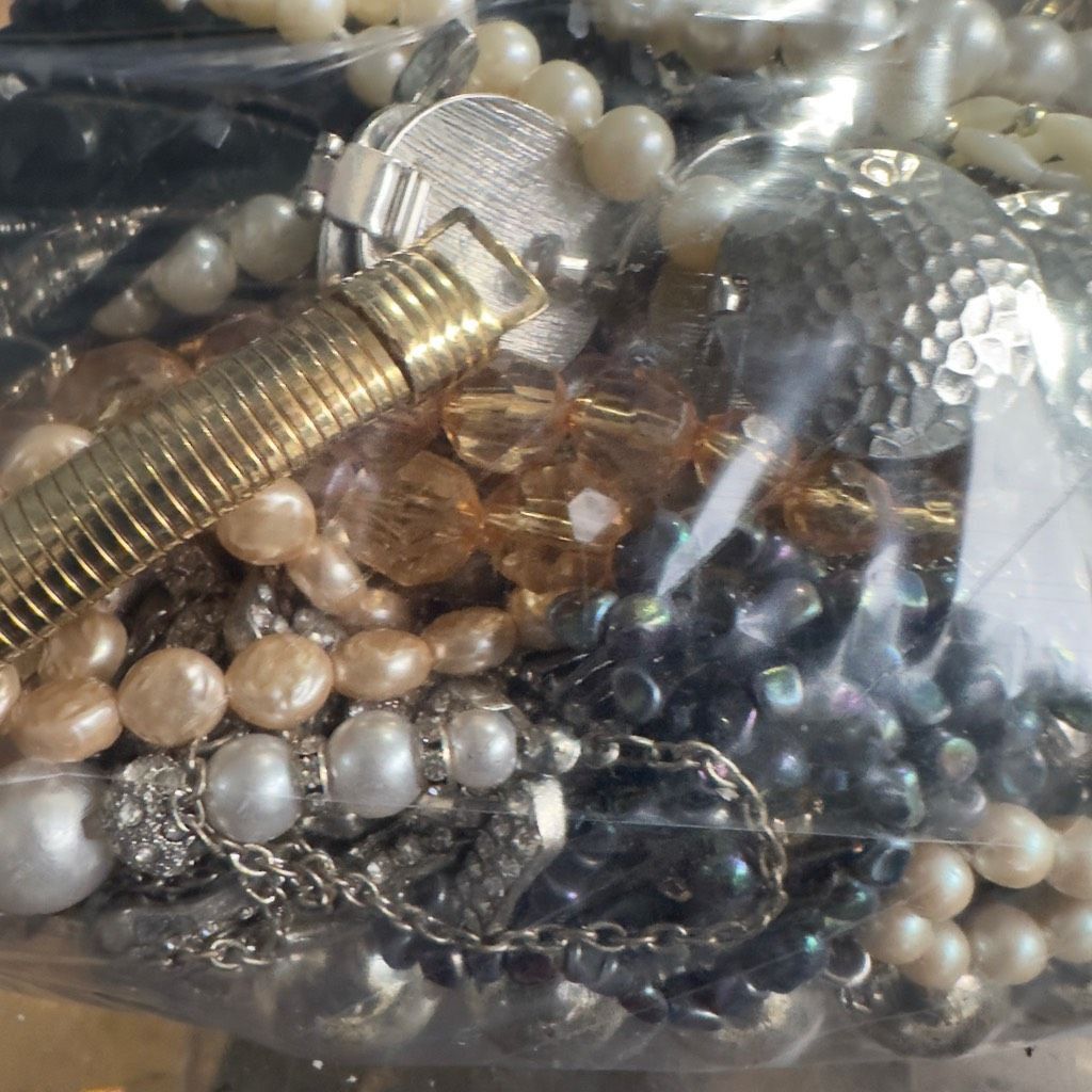Vintage Bulk Necklaces Jewelry Lot Gallon Bag Mostly Necklaces Vinta Size ONE SIZE - 13 Thumbnail