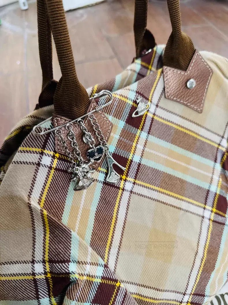 Vivienne Westwood Vivienne Westwood size os Classic Plaid Tote Bag Size ONE SIZE - 1 Thumbnail