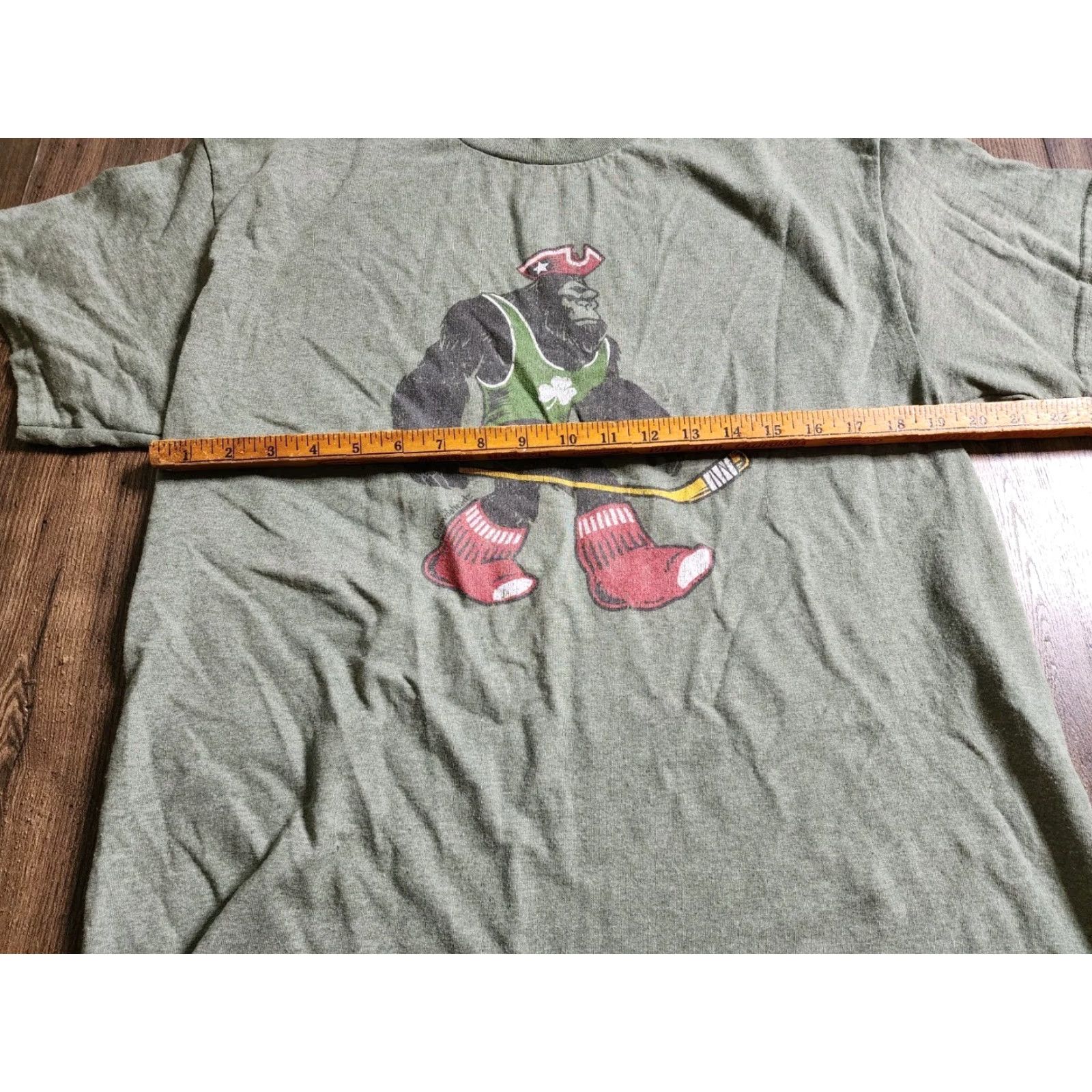 Vintage Mens L Chowdaheadz Massquatch Bigfoot Sports Funny T Shirt Distressed Green Beer Size US L / EU 52-54 / 3 - 4 Thumbnail