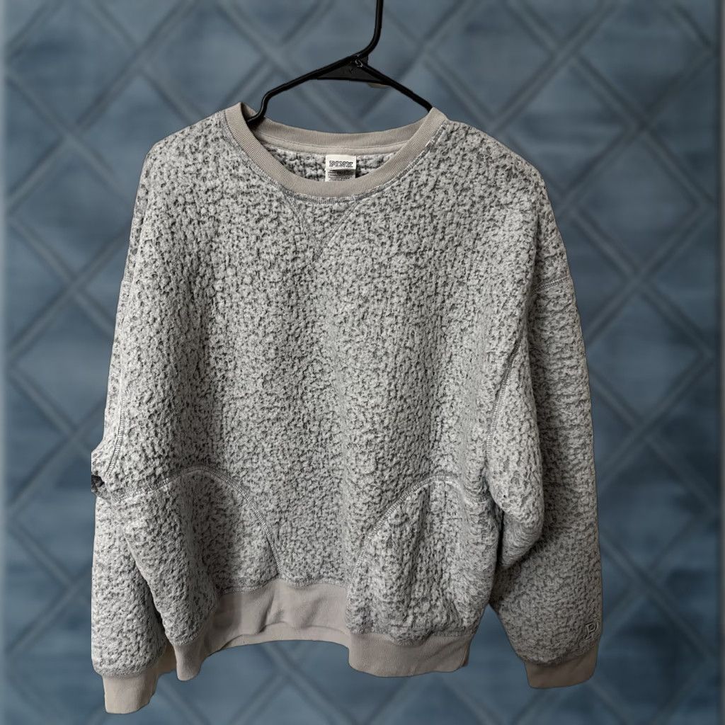Victoria's Secret VINTAGE Victoria's Secret PINK Sherpa Crewneck Sweatshirt Women Small Gray Fleece Logo Pullover Accessories Outdoor Warm Fuzzy Furry Size S / US 4 / IT 40 - 1 Thumbnail