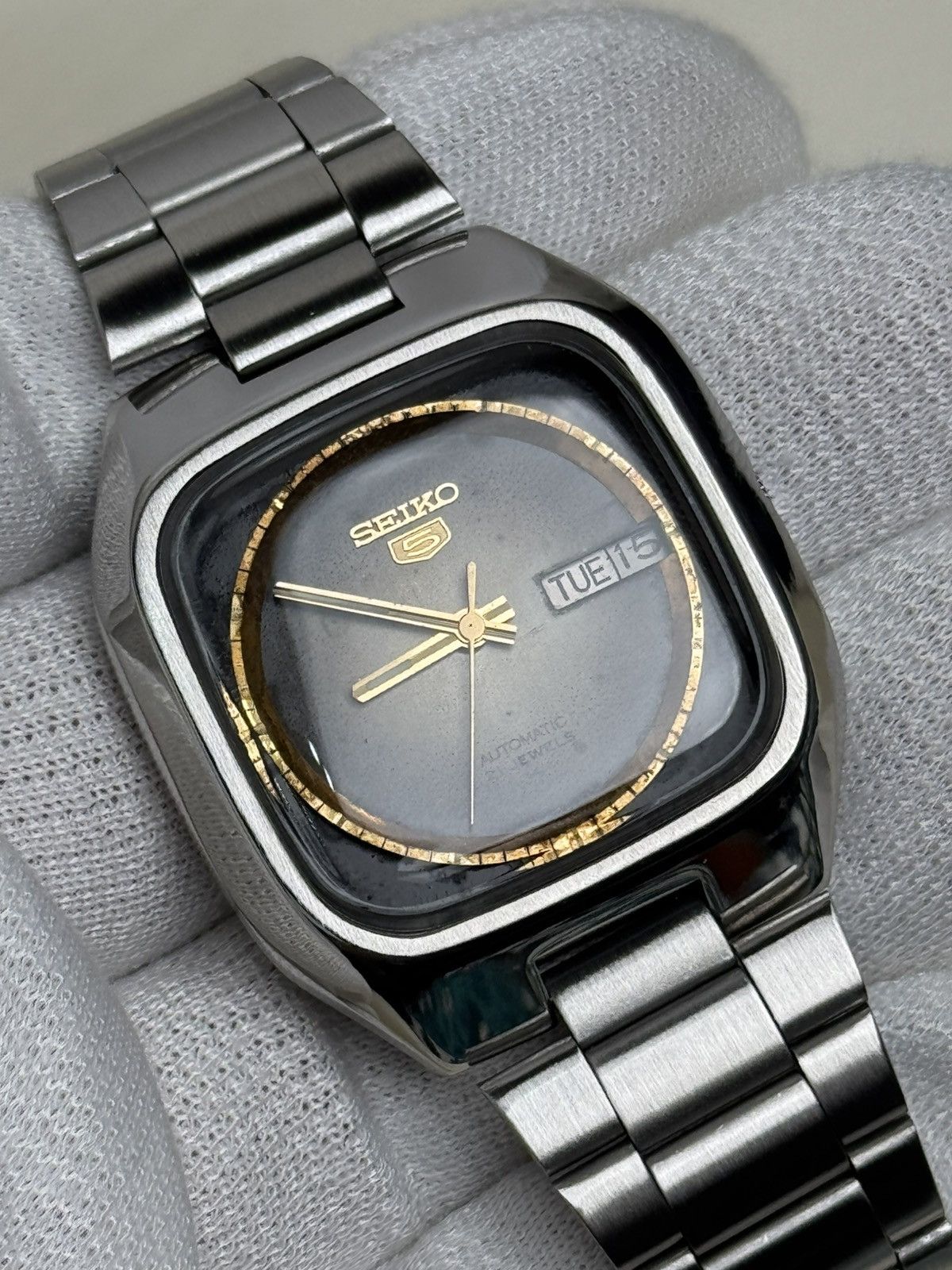Seiko Seiko 5 TV Case Vintage Watch 7019|Day/Date watch japan made Size 36 - 16 Thumbnail