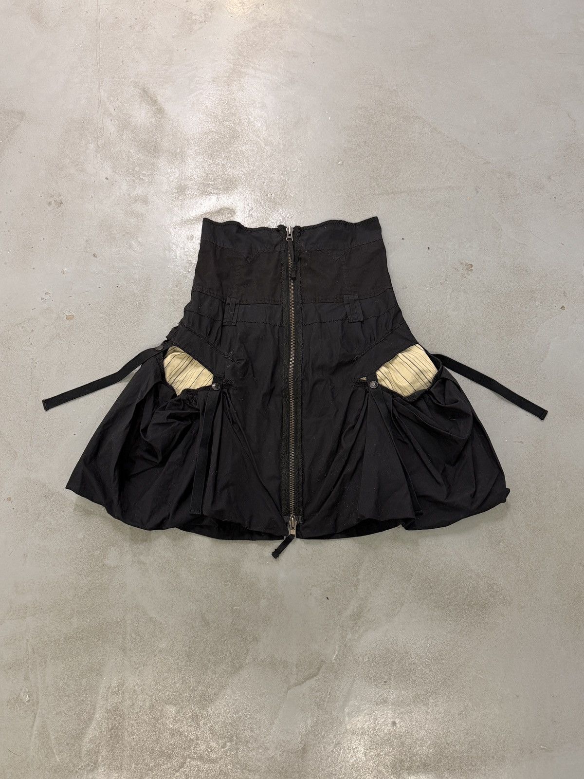 Marithe + Francois Girbaud Marithe François Girbaud Bondage Cargo Skirt Size 28" / US 6 / IT 42 - 1 Thumbnail