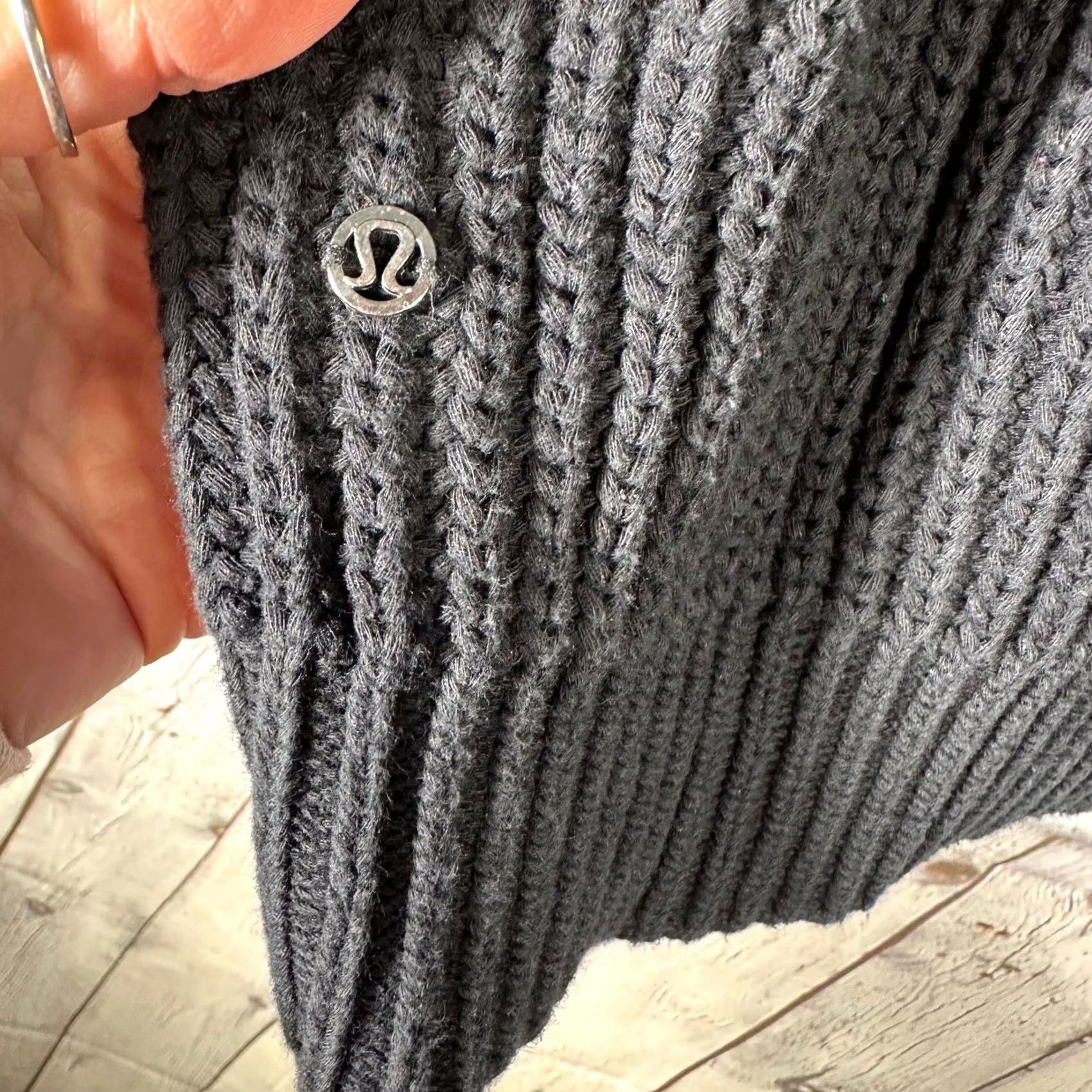 Lululemon Lululemon Black Cable Knit Mock Neck Sweater Raglan Sleeve Cotton Blend Size 8 Womens Pullover Size M / US 6-8 / IT 42-44 - 4 Thumbnail