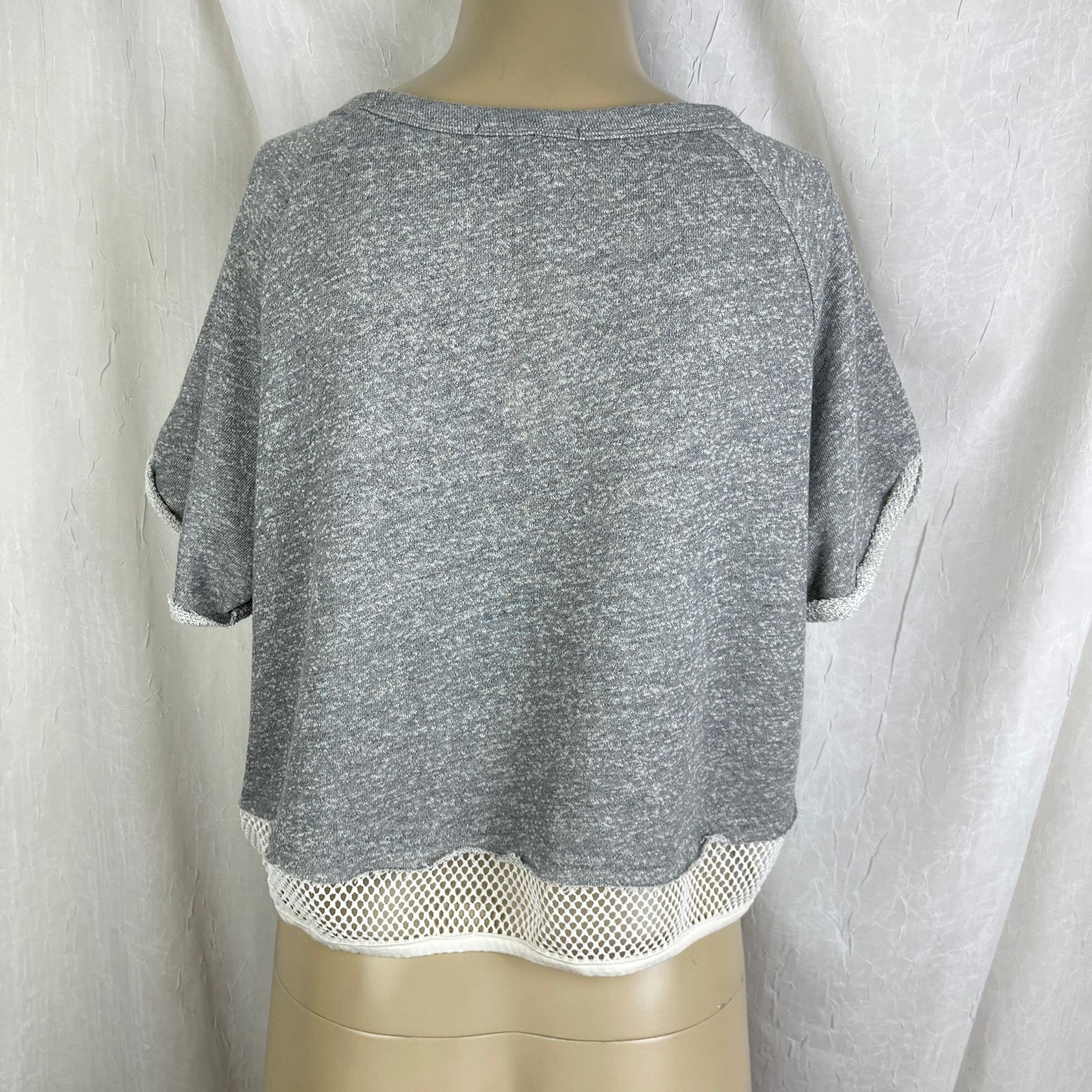 Forever 21 Forever 21 Grey Crop Sweatshirt White Mesh Athletic Top NWT Size L / US 10 / IT 46 - 8 Thumbnail