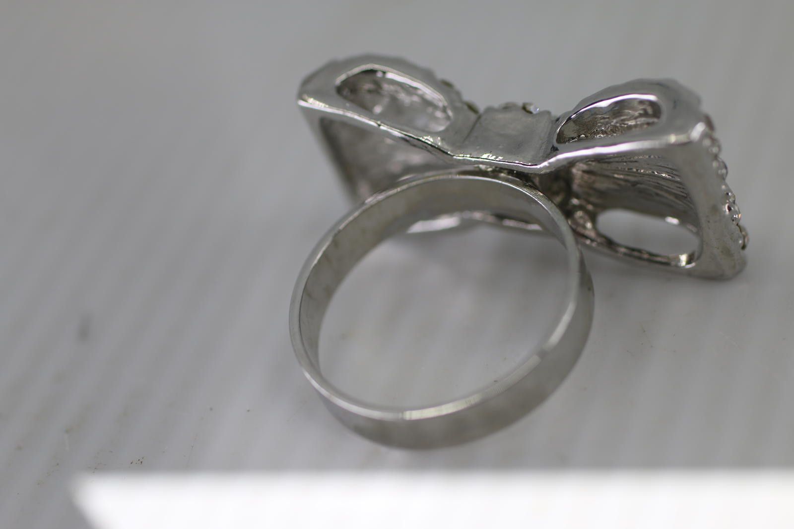 The Unbranded Brand Rhinestone Bow Ring Silver Tone Statement Bow Tie Ring Size ONE SIZE - 3 Thumbnail