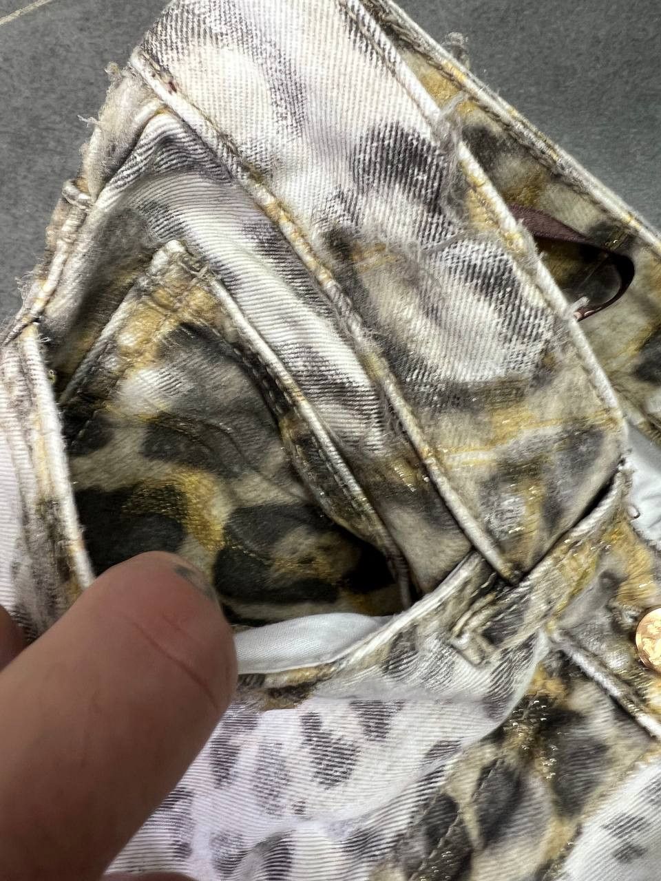 Roberto Cavalli Roberto Cavalli Leopard Print Vintage Jeans Size 28" / US 6 / IT 42 - 8 Thumbnail