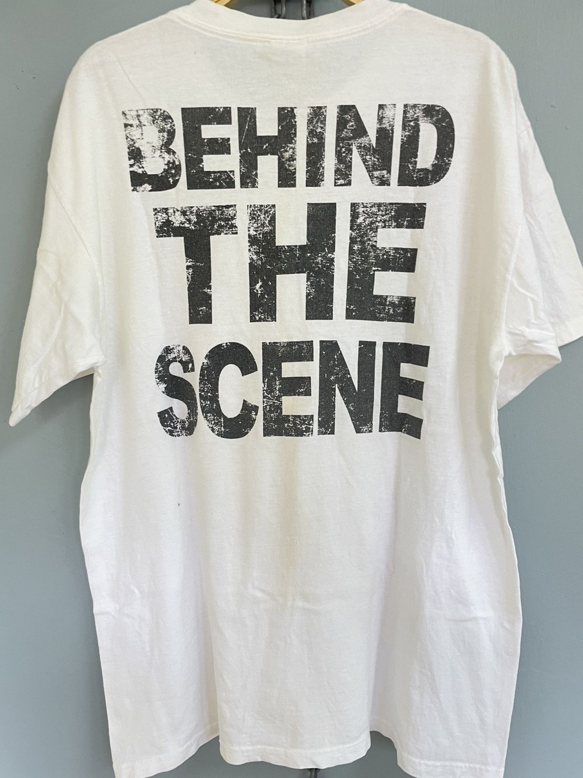 Vintage Vintage Y2K Never No It! Behind The Scene wording t shirt Size US L / EU 52-54 / 3 - 4 Thumbnail