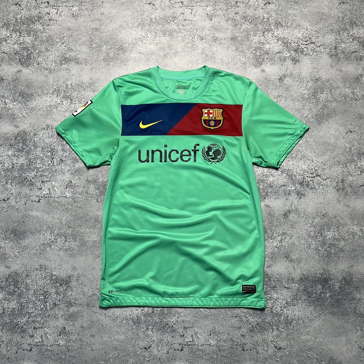 Nike Vintage Nike Messi Barcelona 2010/11 Away Soccer Jersey Size US S / EU 44-46 / 1 - 1 Thumbnail