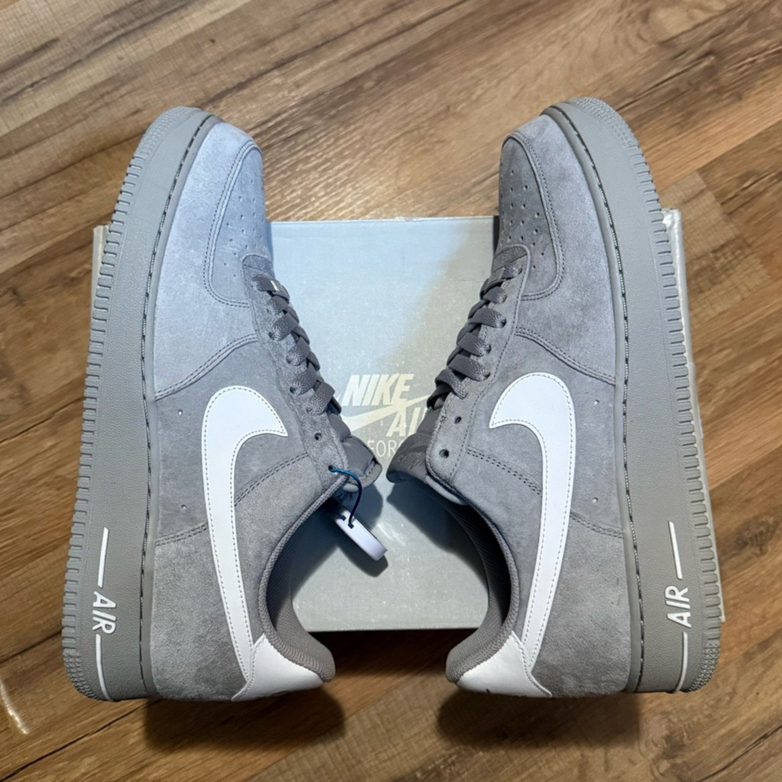 Nike 2011 Nike Air Force 1 Suede '07 'Medium Grey White' Size US 10 / EU 43 - 1 Thumbnail