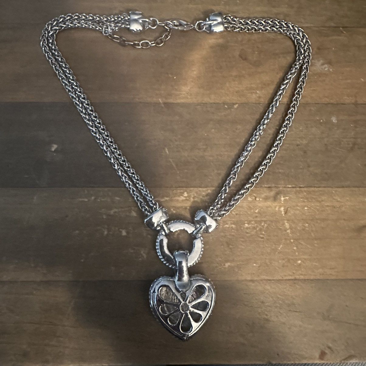 Other Silver tone draped chain rhinestone heart pendant necklace Size ONE SIZE - 6 Thumbnail