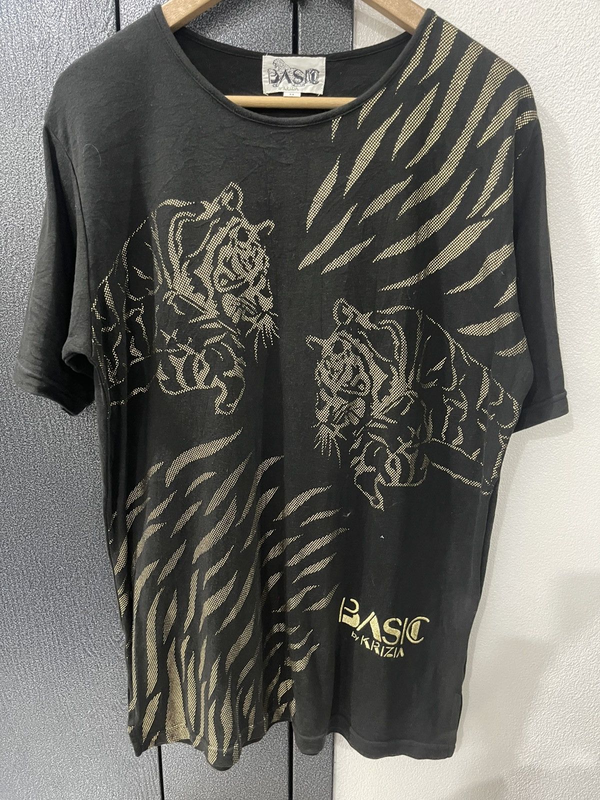 Krizia Vintage Basic by Krizia Tiger Print Tshirt Size M / US 6-8 / IT 42-44 - 4 Thumbnail