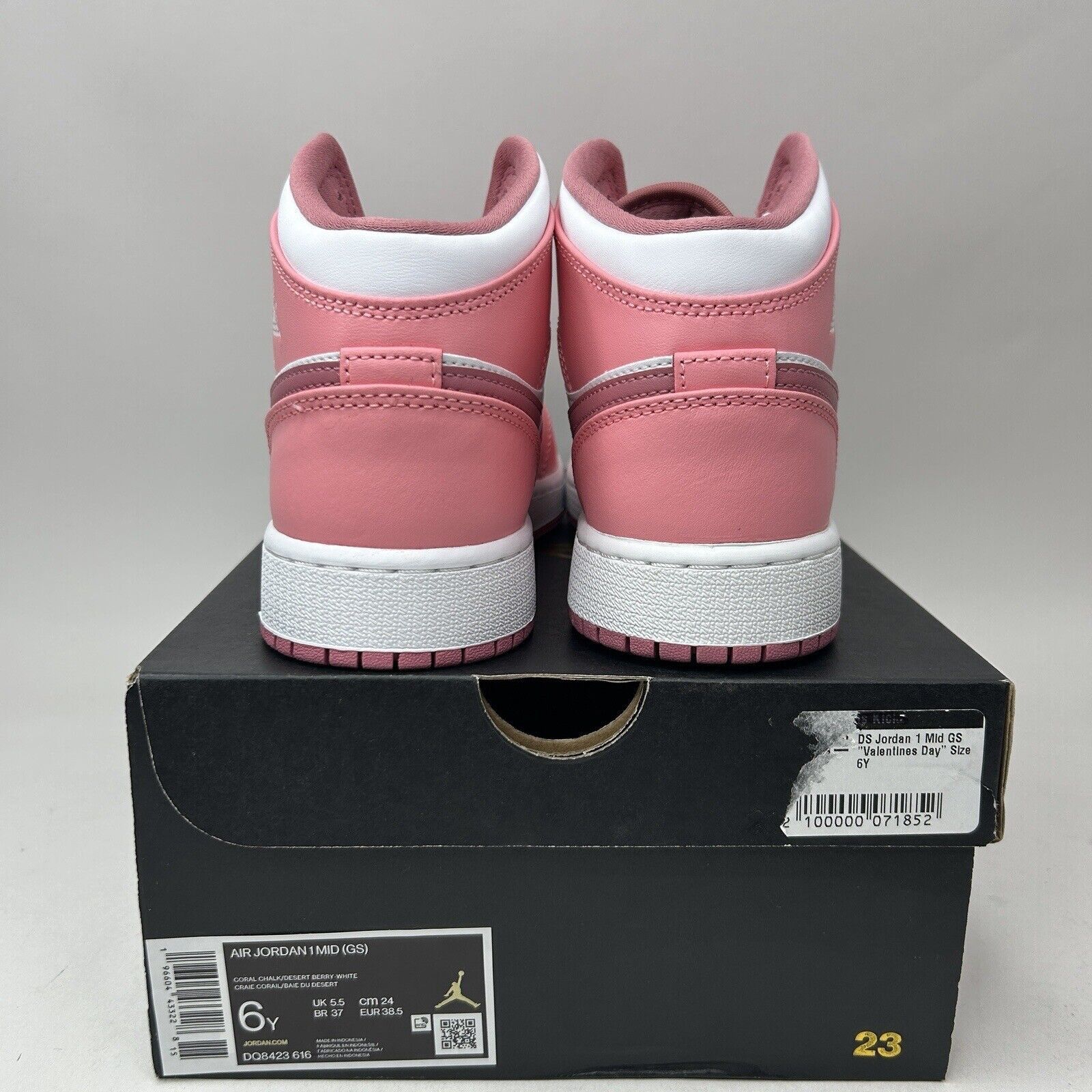 Nike Nike Air Jordan 1 Retro Mid GS “Valentines Day/Coral Pink” Size US 7.5 / IT 37.5 - 4 Thumbnail