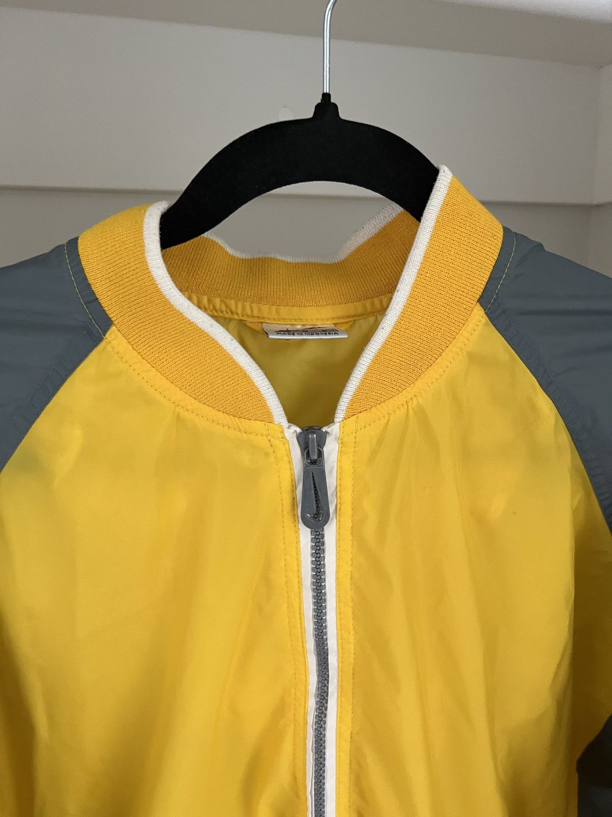 Nike 🔥 Vintage Nike Yellow Jacket Size US M / EU 48-50 / 2 - 3 Thumbnail