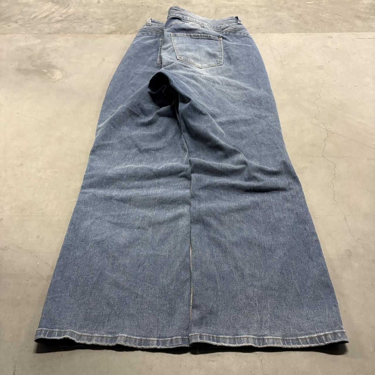 Japanese Brand × Vintage Crazy Vintage Y2K/2000s Baggy Curvy Medium Wash Denim Jeans! Size US 42 / EU 58 - 6 Thumbnail