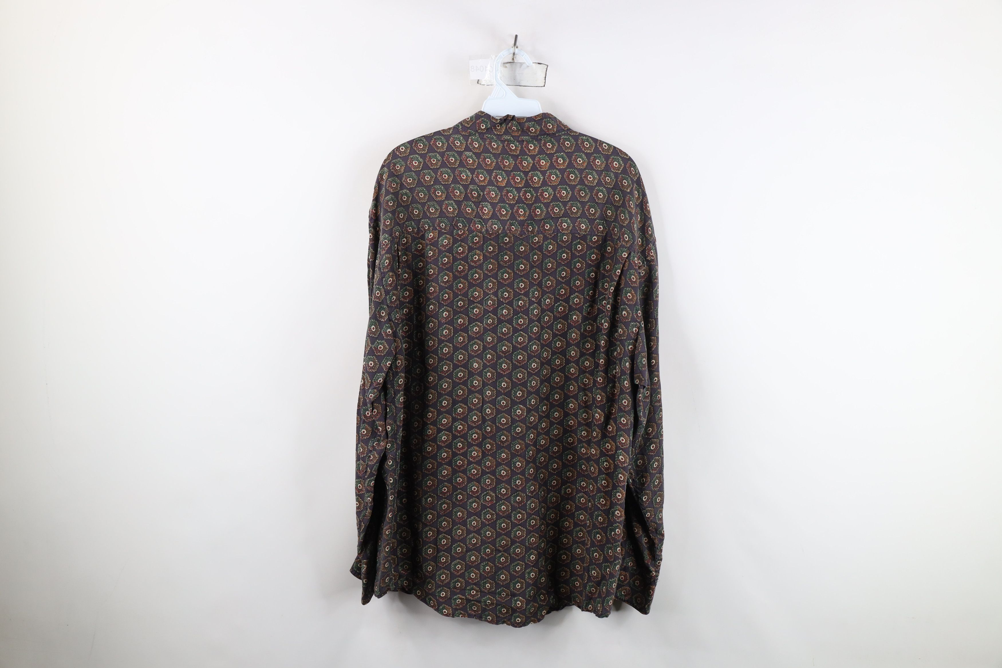 Vintage Vintage 90s Streetwear Faded Geometric Baggy Button Shirt Size US M / EU 48-50 / 2 - 10 Thumbnail