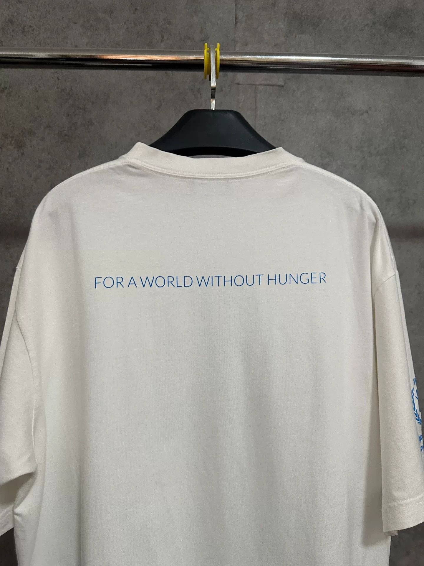 Balenciaga Balenciaga WFP Collaboration Logo Print T-Shirt Size US M / EU 48-50 / 2 - 5 Thumbnail