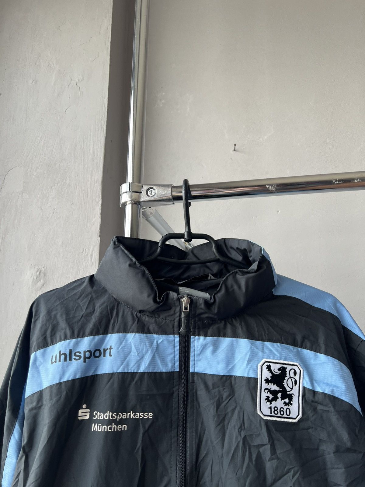 Other 2014/15 TSV MUNICH 1860 SOCCER FOOTBALL JACKET UHLSPORT Size US L / EU 52-54 / 3 - 4 Thumbnail