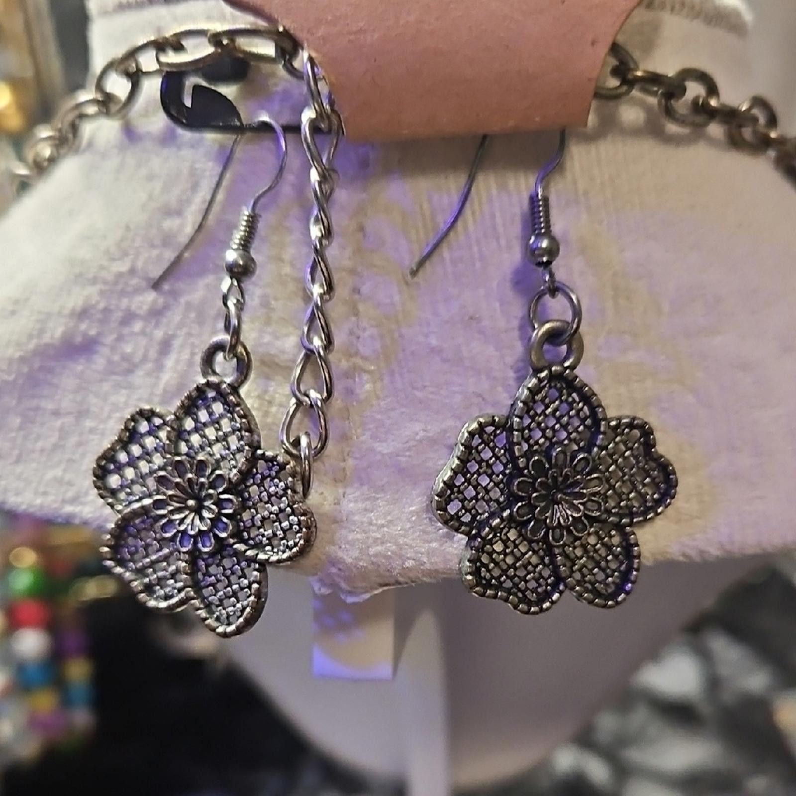 Other Elegant Silver Floral Necklace Size ONE SIZE - 3 Thumbnail
