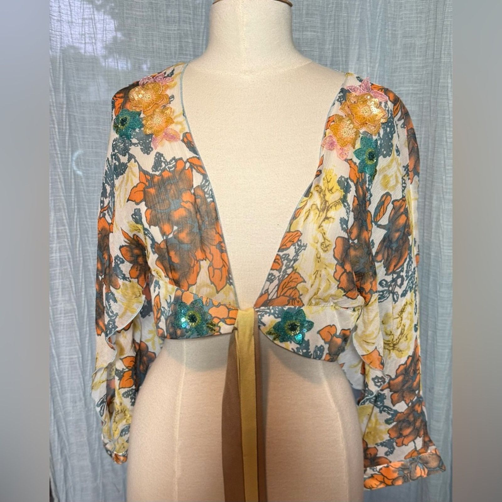 & Other Stories Tom K Nguyen cropped sequin flower coverup w/ split sleeves Size L / US 10 / IT 46 - 1 Thumbnail