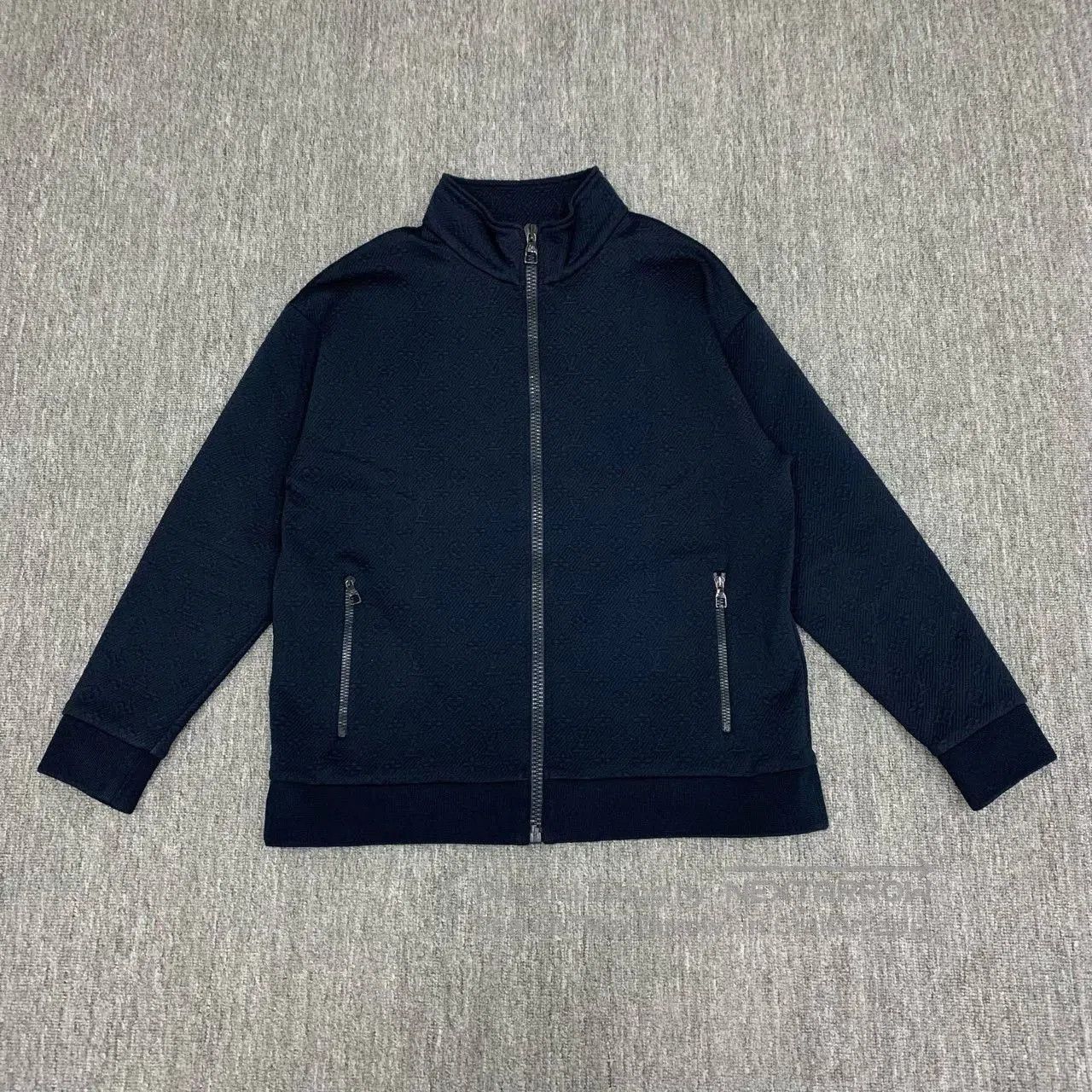 Louis Vuitton lv blue patterned jacket with zip front. Size US XL / EU 56 / 4 - 1 Thumbnail