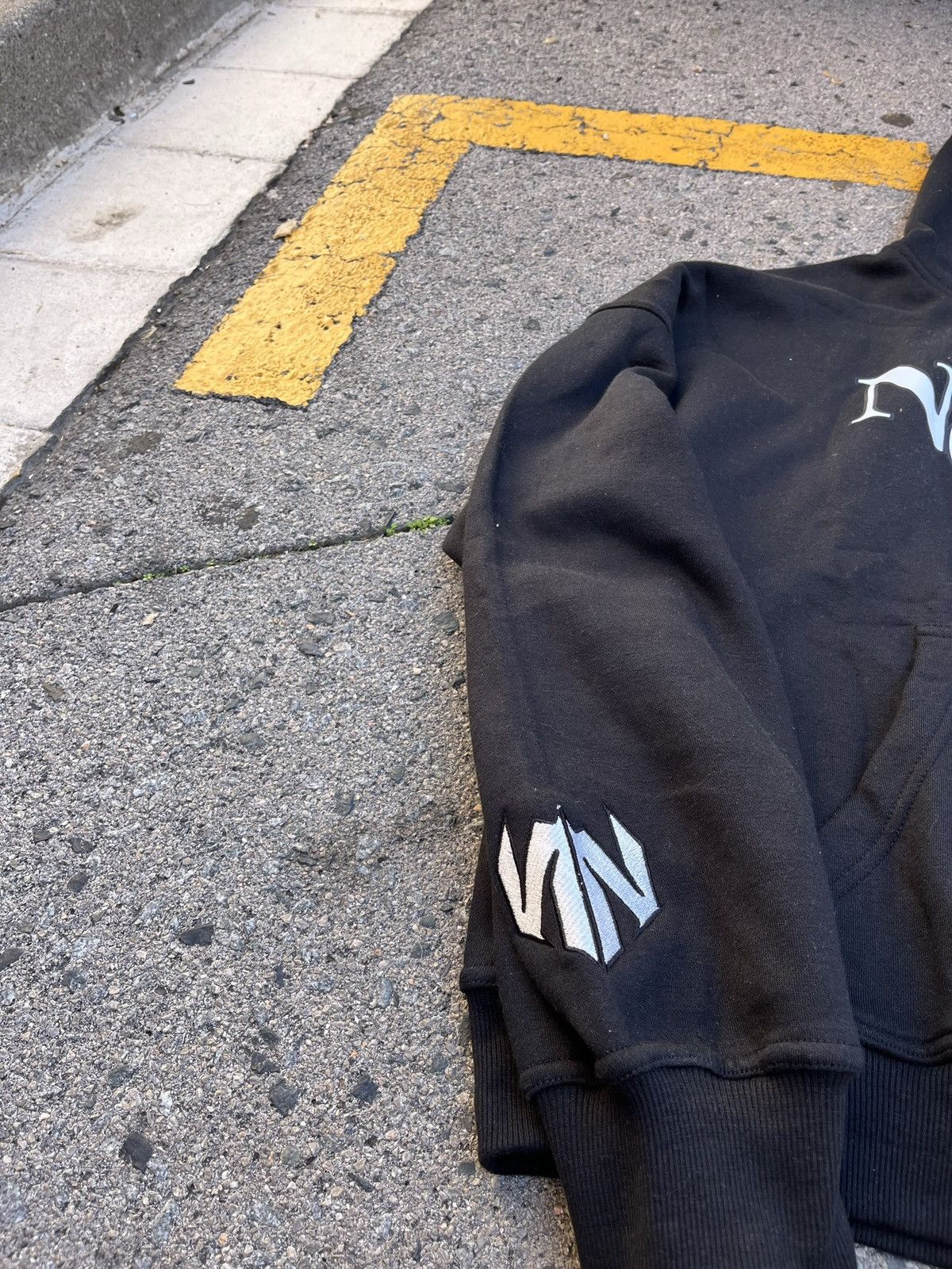 Designer Nguiri hoodie limited edition Size US L / EU 52-54 / 3 - 2 Thumbnail