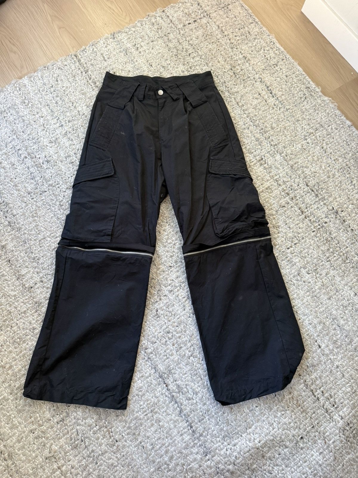 basketcase gallery Basketcase gallery size 30 black pleated cargo pants/ shorts Size US 30 / EU 46 - 6 Thumbnail