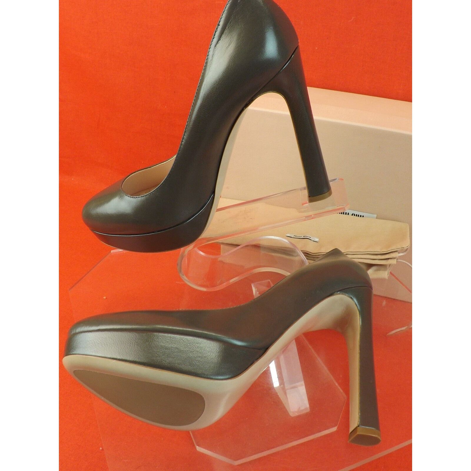 Miu Miu OLIVE GREEN LEATHER CLASSIC PLATFORM PUMPS 40 ITALY Size US 10 / IT 40 - 9 Thumbnail