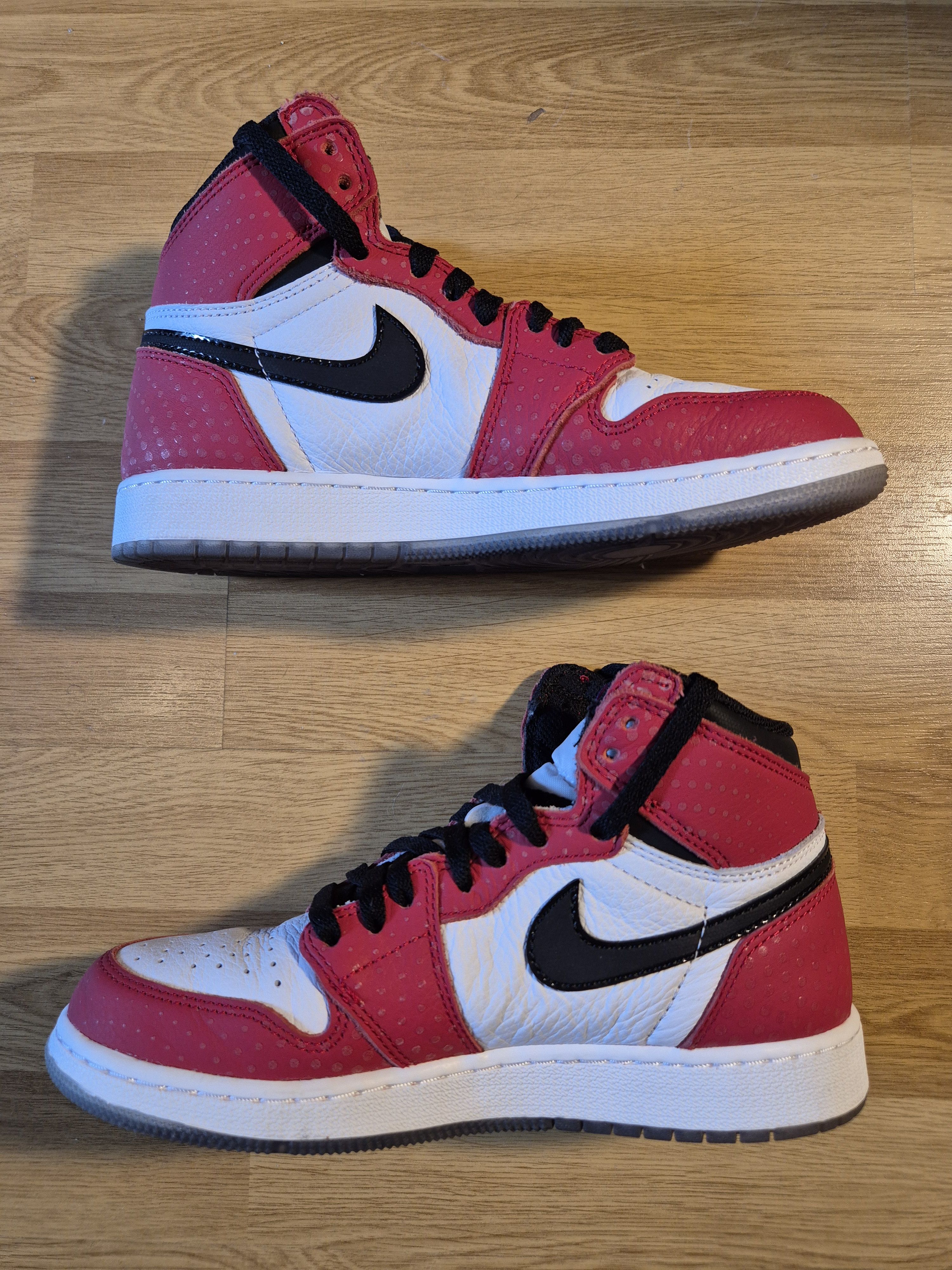Jordan Brand Marvel x Air Jordan 1 Retro High Origin Story (GS) Size US 6 / EU 39 - 2 Thumbnail
