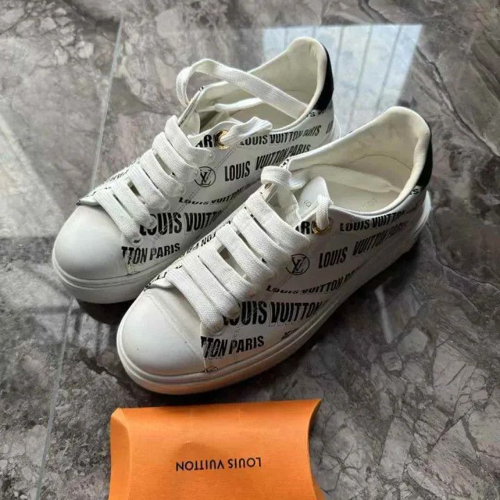 Louis Vuitton Louis Vuitton Black and White Casual Sneakers -2508 Size US 6 / IT 36 - 1 Thumbnail